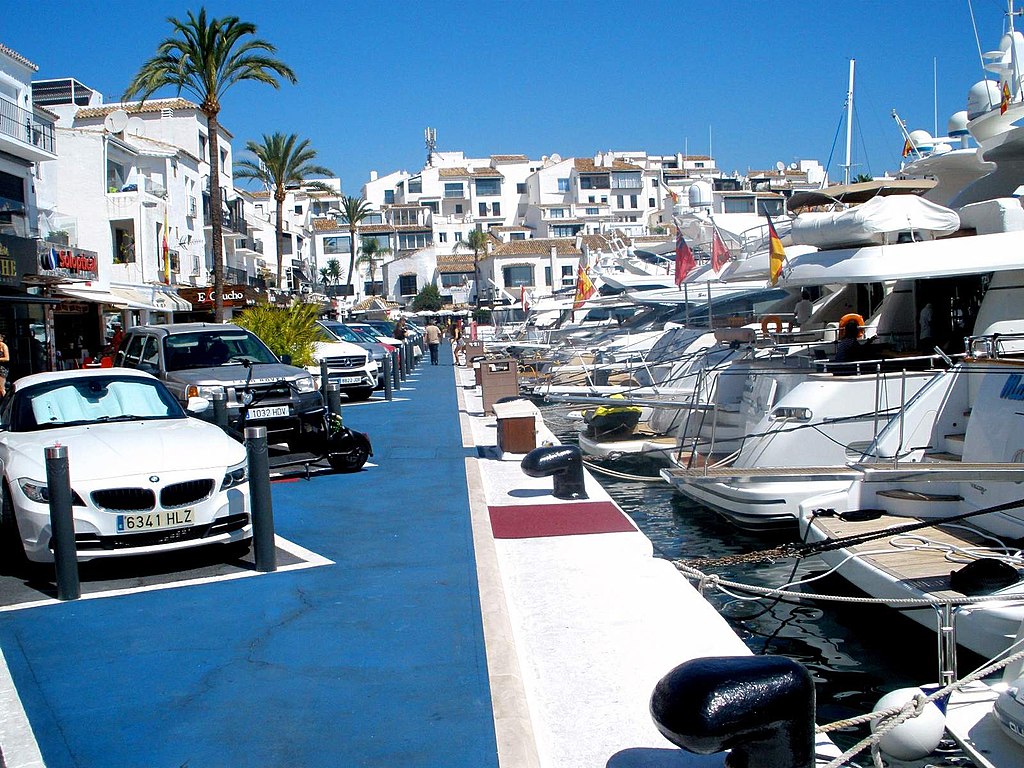 Marbella, Puerto Banús